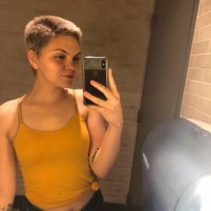 Meet your Posher, Mia